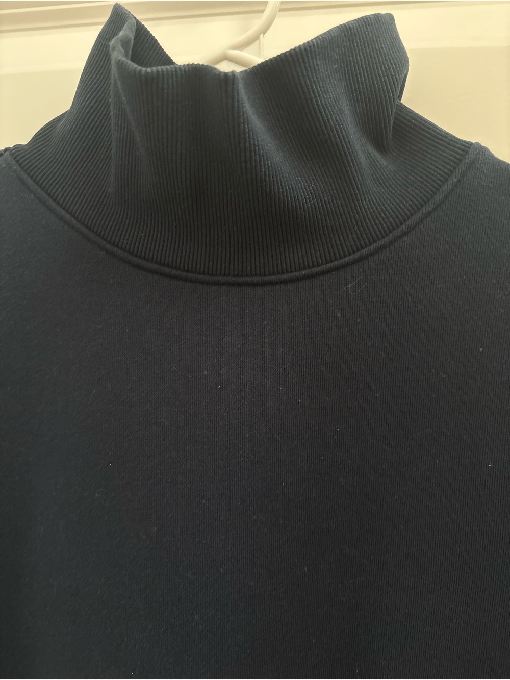 Pomander Place women’s Dark Navy Turtleneck Sweater with Front Pockets - Picture 4 of 5